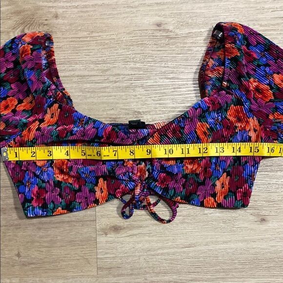 Wild Fable Floral Pleated Bell Sleeve Crop Top Hippie Flowers Size Medium - Picture 10 of 13